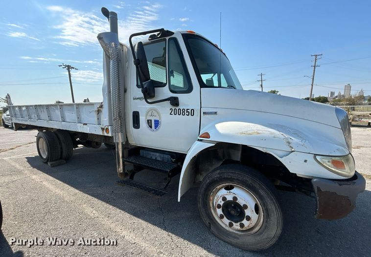 image for item EG0594 2008 International 4300 dump flatbed truck