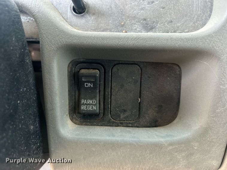 image for item EG0594 2008 International 4300 dump flatbed truck