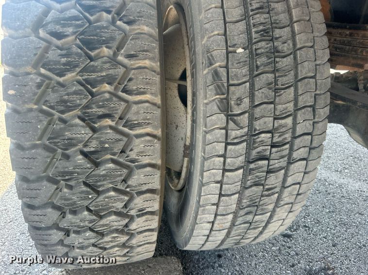 image for item EG0594 2008 International 4300 dump flatbed truck