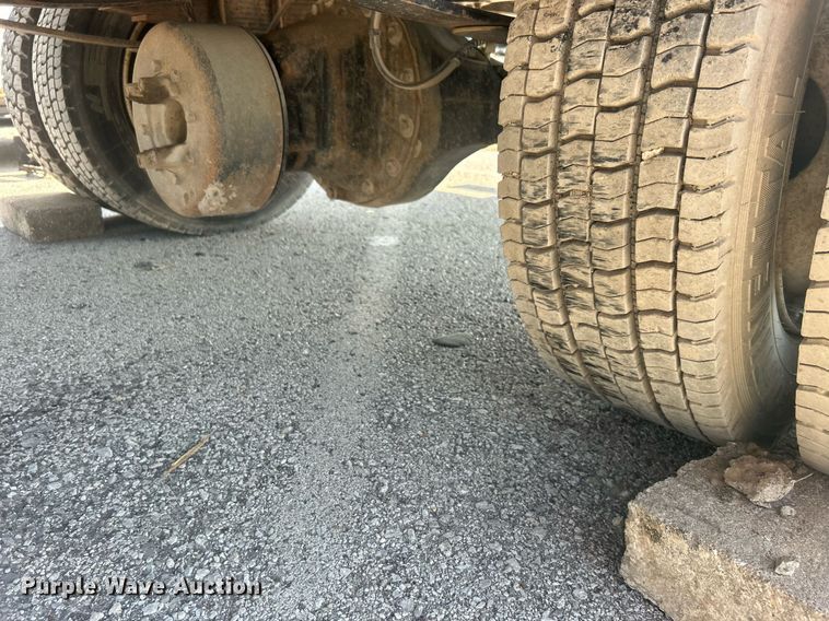 image for item EG0594 2008 International 4300 dump flatbed truck