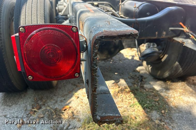 image for item EG0600 1993 Ford LNT8000 truck cab and chassis