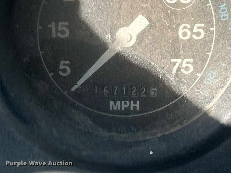 image for item EG0600 1993 Ford LNT8000 truck cab and chassis