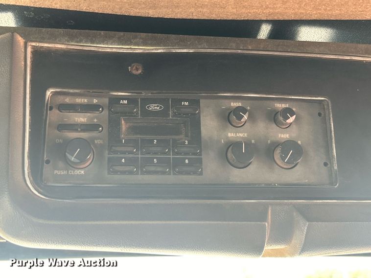 image for item EG0600 1993 Ford LNT8000 truck cab and chassis