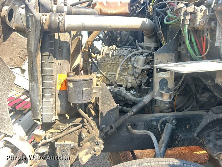 image for item EG0600 1993 Ford LNT8000 truck cab and chassis