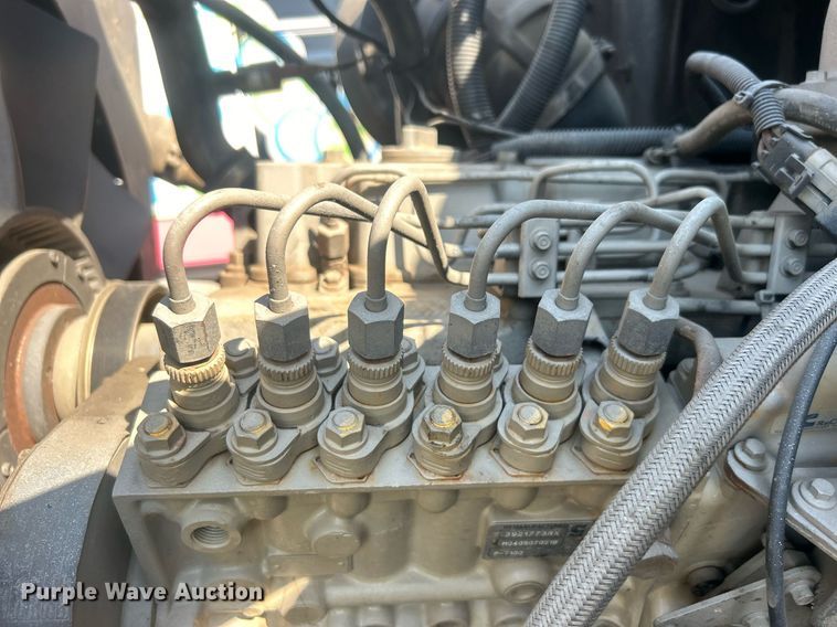 image for item EG0600 1993 Ford LNT8000 truck cab and chassis