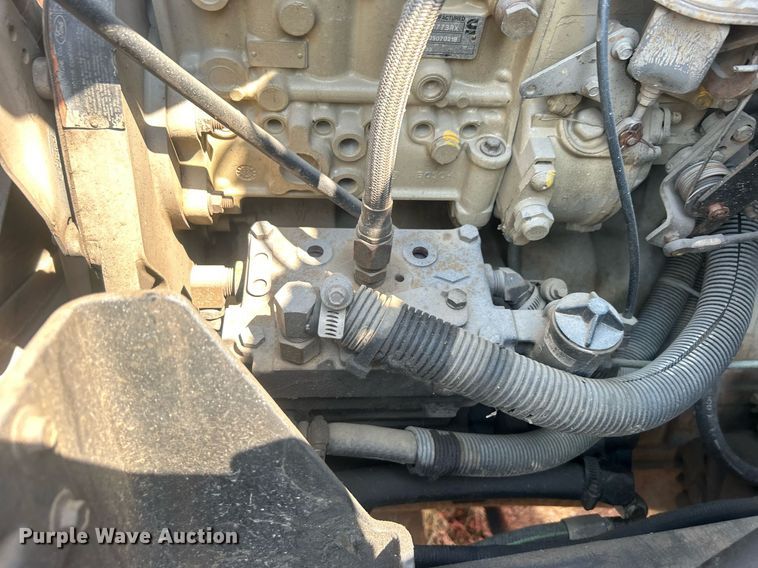 image for item EG0600 1993 Ford LNT8000 truck cab and chassis