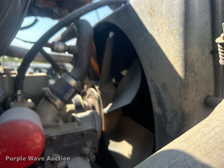 image for item EG0600 1993 Ford LNT8000 truck cab and chassis