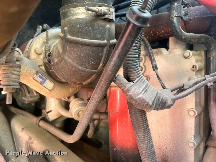 image for item EG0600 1993 Ford LNT8000 truck cab and chassis