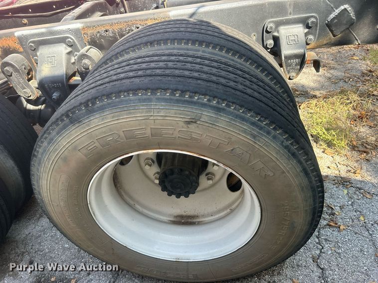 image for item EG0600 1993 Ford LNT8000 truck cab and chassis