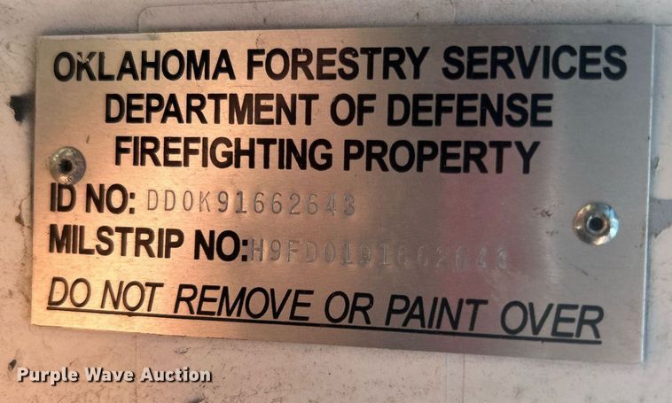 image for item EG0600 1993 Ford LNT8000 truck cab and chassis