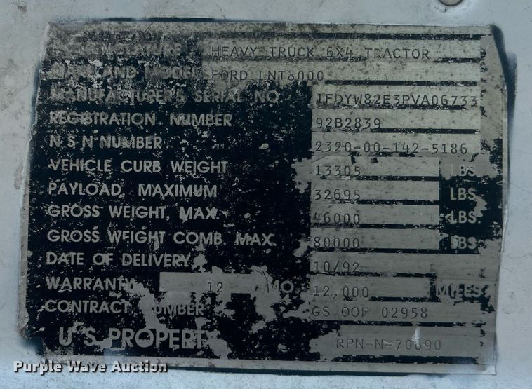 image for item EG0600 1993 Ford LNT8000 truck cab and chassis