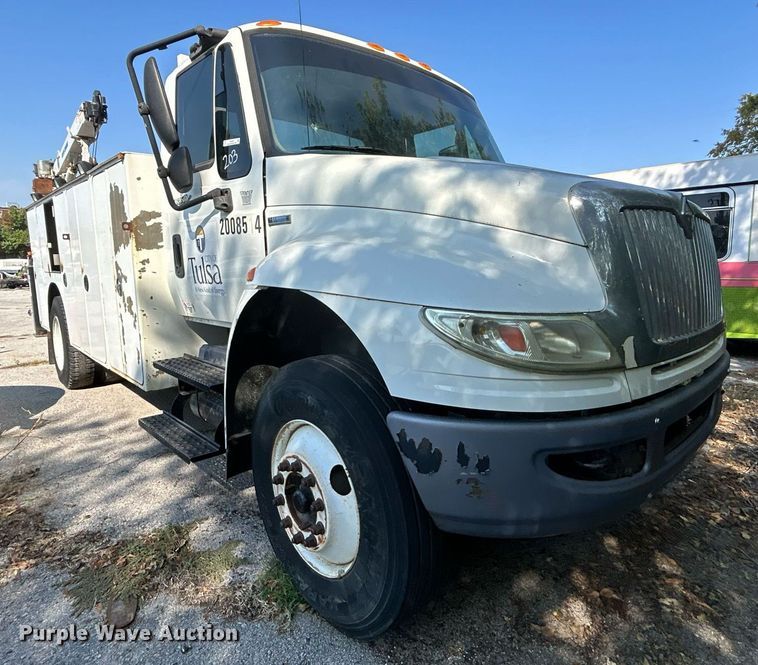 image for item EG0601 2008 International 4400 utility / service truck