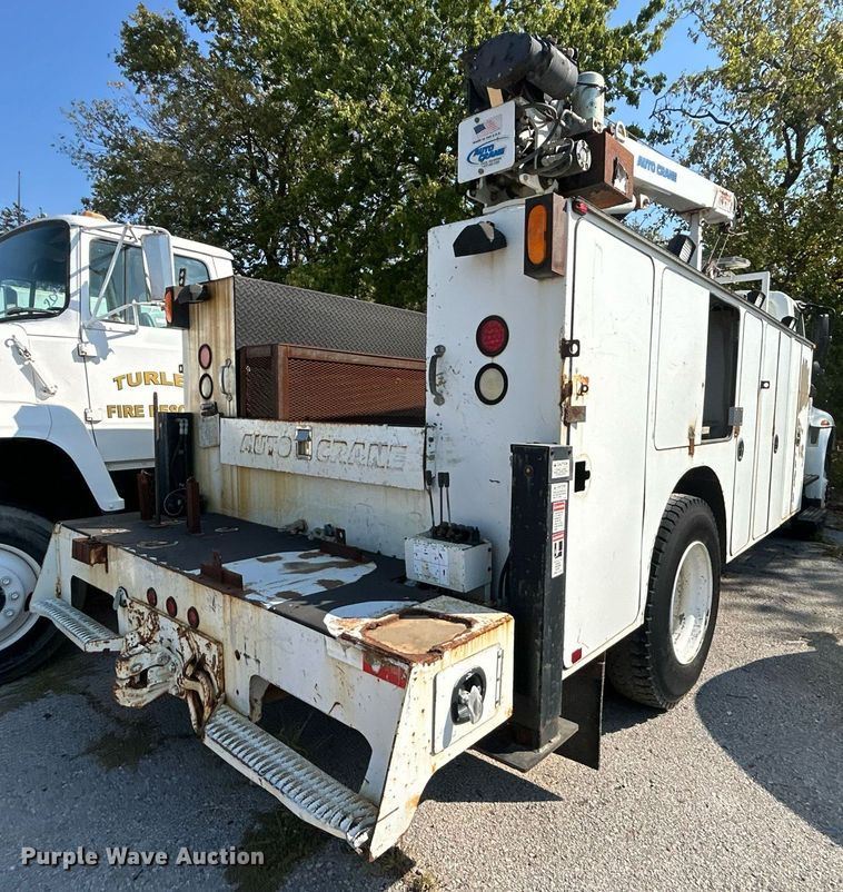 image for item EG0601 2008 International 4400 utility / service truck