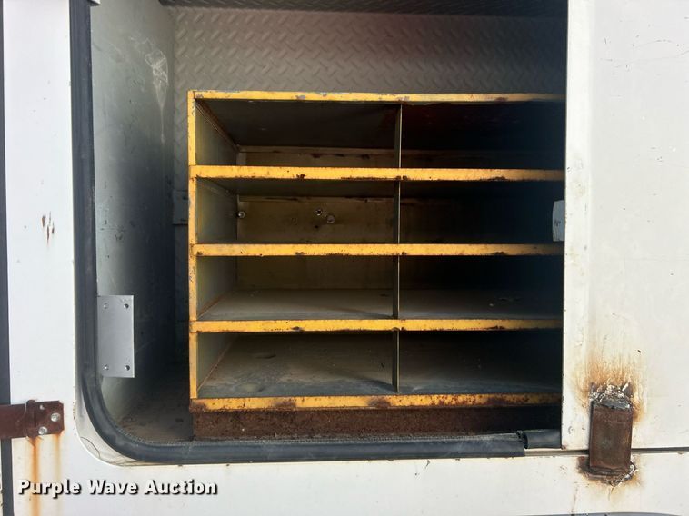 image for item EG0601 2008 International 4400 utility / service truck