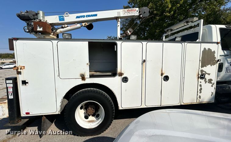 image for item EG0601 2008 International 4400 utility / service truck