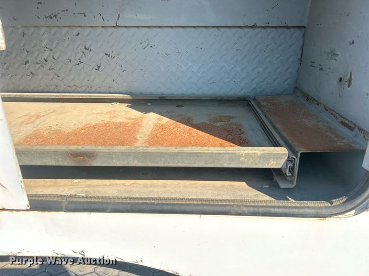 image for item EG0601 2008 International 4400 utility / service truck