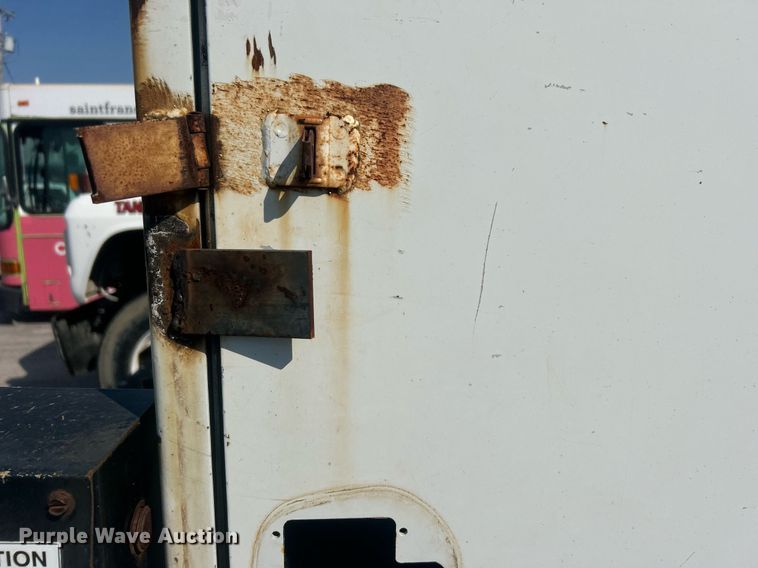 image for item EG0601 2008 International 4400 utility / service truck