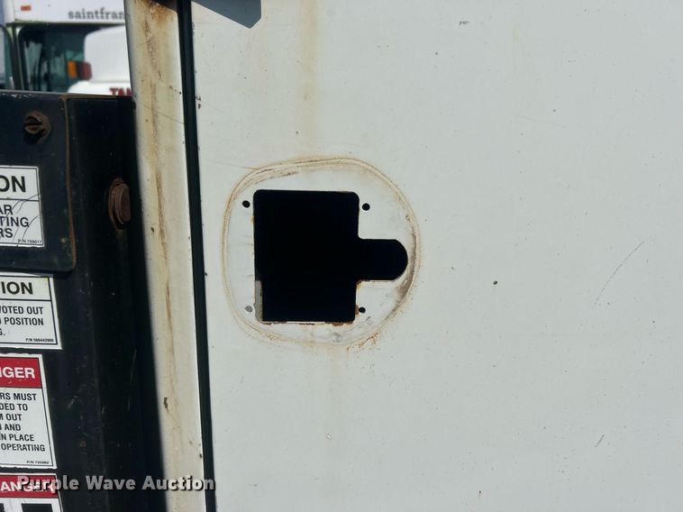 image for item EG0601 2008 International 4400 utility / service truck