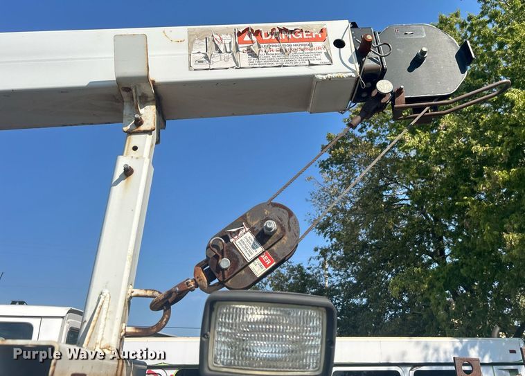 image for item EG0601 2008 International 4400 utility / service truck