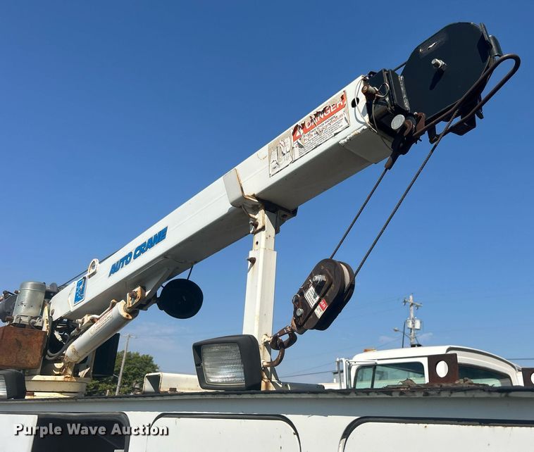 image for item EG0601 2008 International 4400 utility / service truck