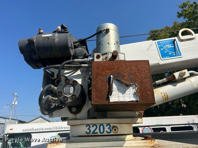 image for item EG0601 2008 International 4400 utility / service truck