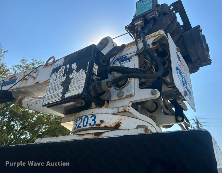 image for item EG0601 2008 International 4400 utility / service truck