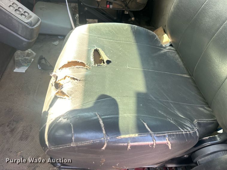 image for item EG0601 2008 International 4400 utility / service truck