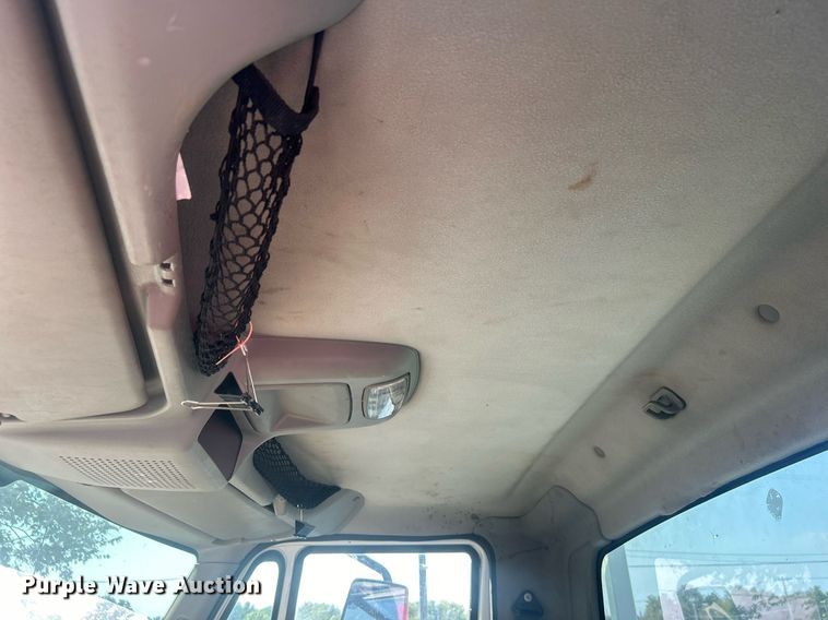 image for item EG0601 2008 International 4400 utility / service truck