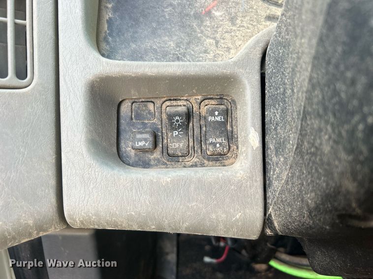 image for item EG0601 2008 International 4400 utility / service truck