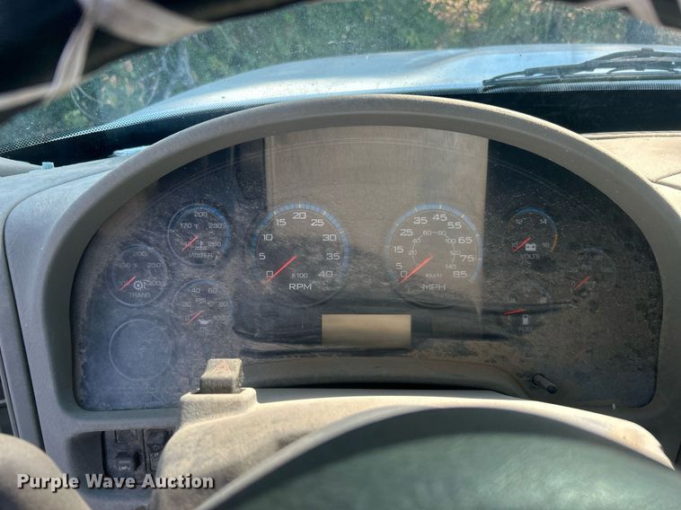 image for item EG0601 2008 International 4400 utility / service truck