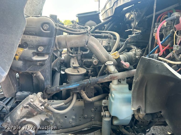 image for item EG0601 2008 International 4400 utility / service truck