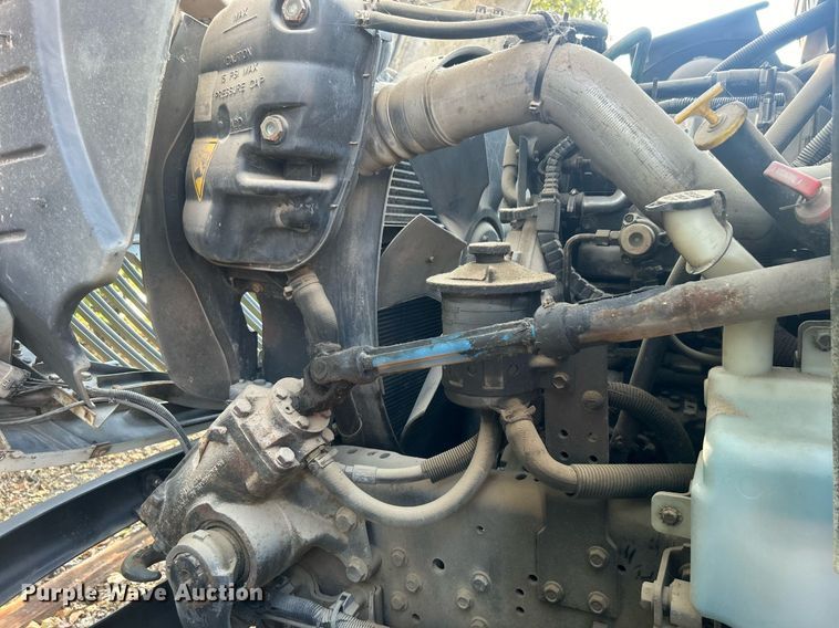 image for item EG0601 2008 International 4400 utility / service truck