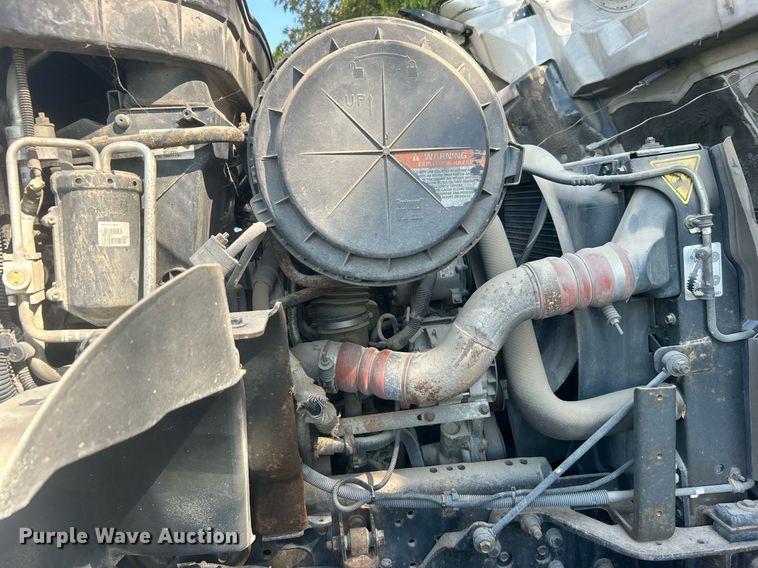 image for item EG0601 2008 International 4400 utility / service truck