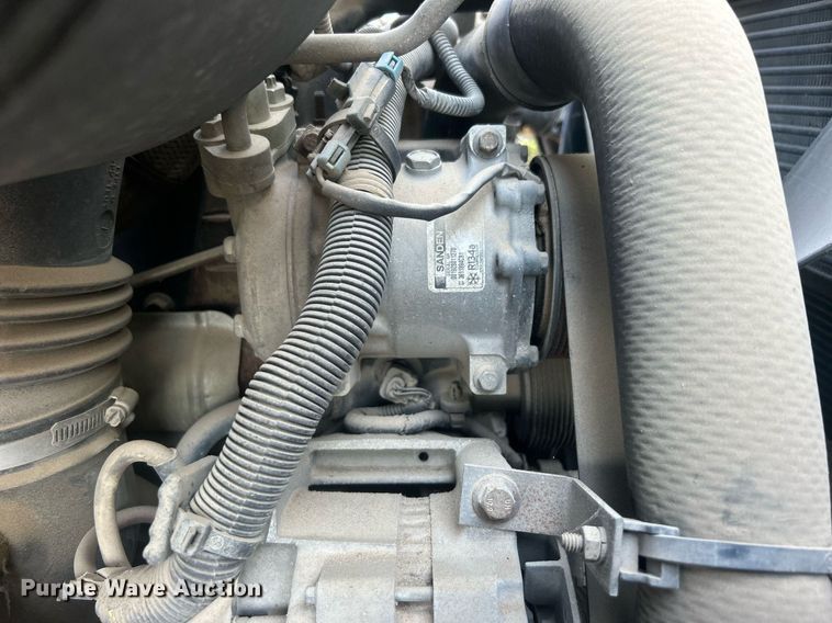 image for item EG0601 2008 International 4400 utility / service truck