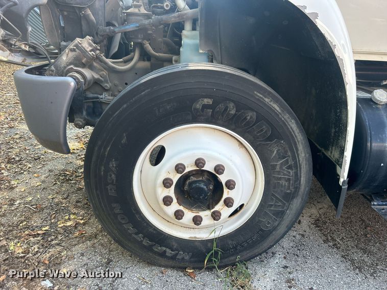 image for item EG0601 2008 International 4400 utility / service truck