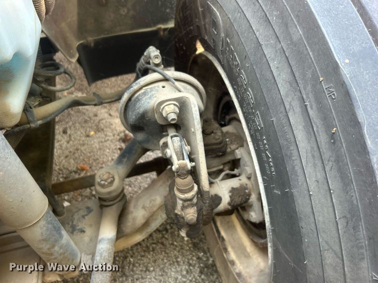 image for item EG0601 2008 International 4400 utility / service truck