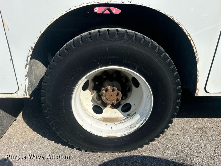 image for item EG0601 2008 International 4400 utility / service truck