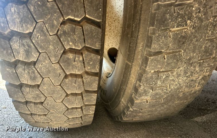 image for item EG0601 2008 International 4400 utility / service truck