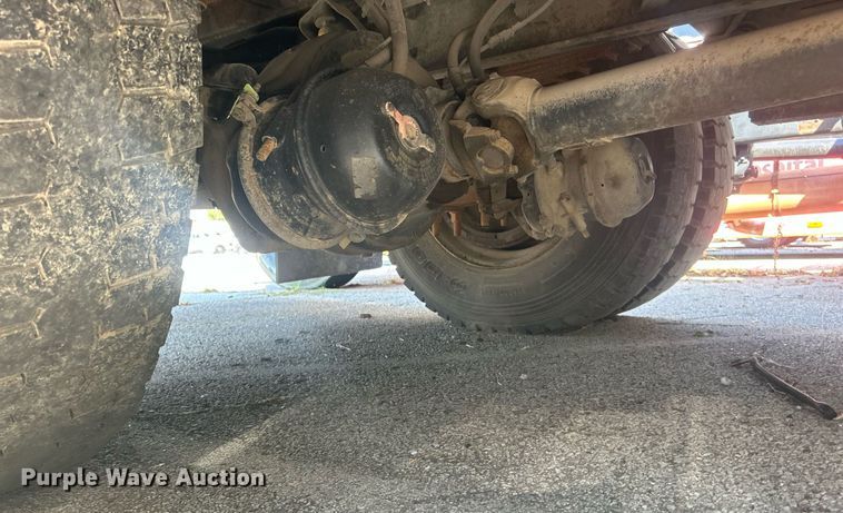 image for item EG0601 2008 International 4400 utility / service truck