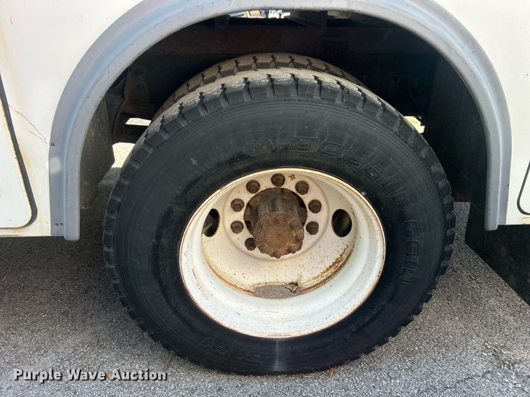 image for item EG0601 2008 International 4400 utility / service truck