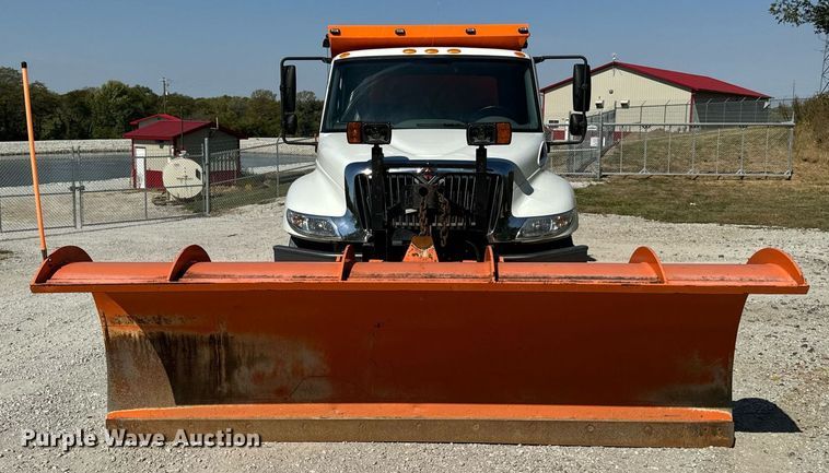 image for item EG6759 2005 International 4300 SBA  dump truck