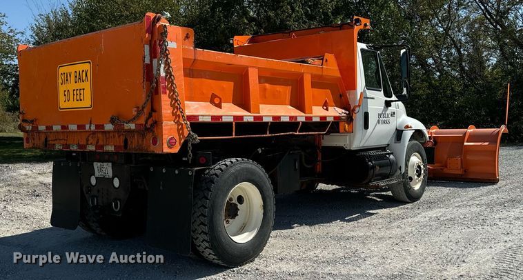 image for item EG6759 2005 International 4300 SBA  dump truck