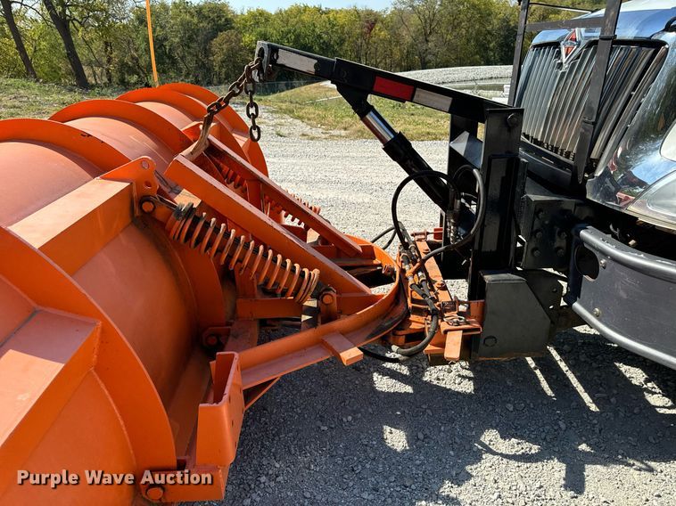 image for item EG6759 2005 International 4300 SBA  dump truck