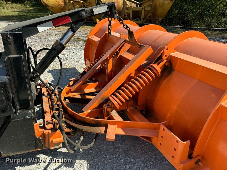 image for item EG6759 2005 International 4300 SBA  dump truck