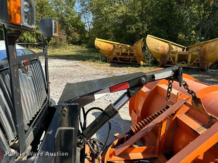 image for item EG6759 2005 International 4300 SBA  dump truck