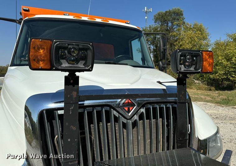 image for item EG6759 2005 International 4300 SBA  dump truck