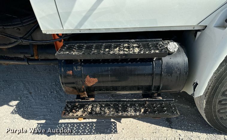 image for item EG6759 2005 International 4300 SBA  dump truck