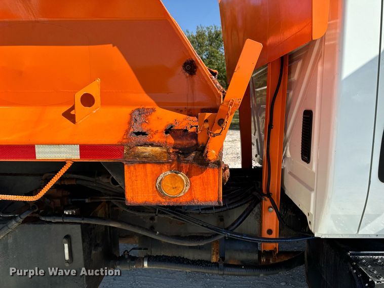 image for item EG6759 2005 International 4300 SBA  dump truck