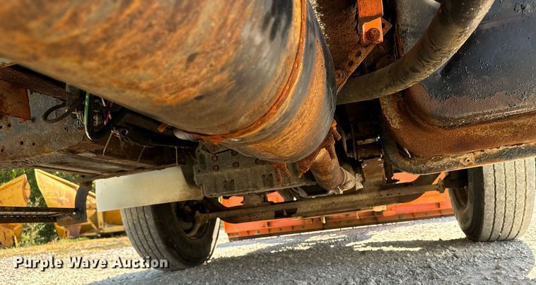 image for item EG6759 2005 International 4300 SBA  dump truck