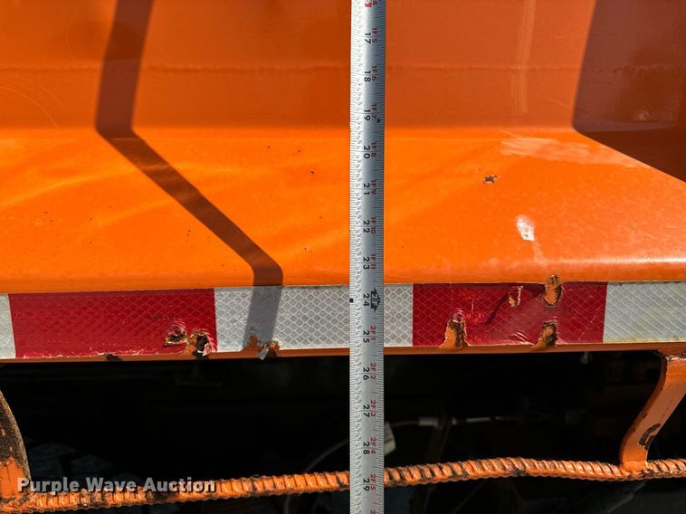 image for item EG6759 2005 International 4300 SBA  dump truck